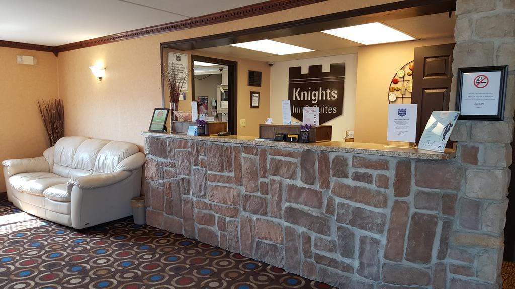 Knights Inn And Suites - Grand Forks Exterior foto